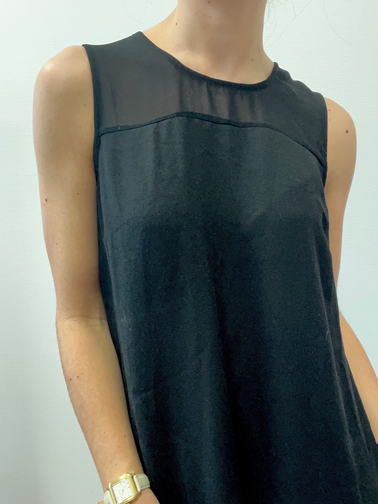 Robe noire asymétrique
