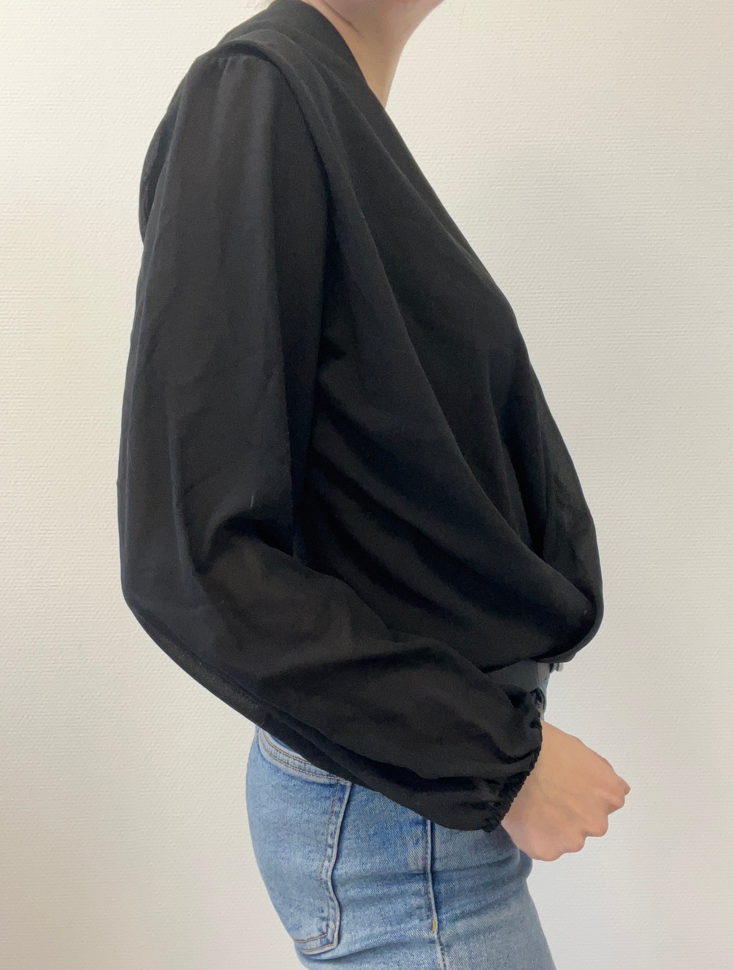Body noir drapé