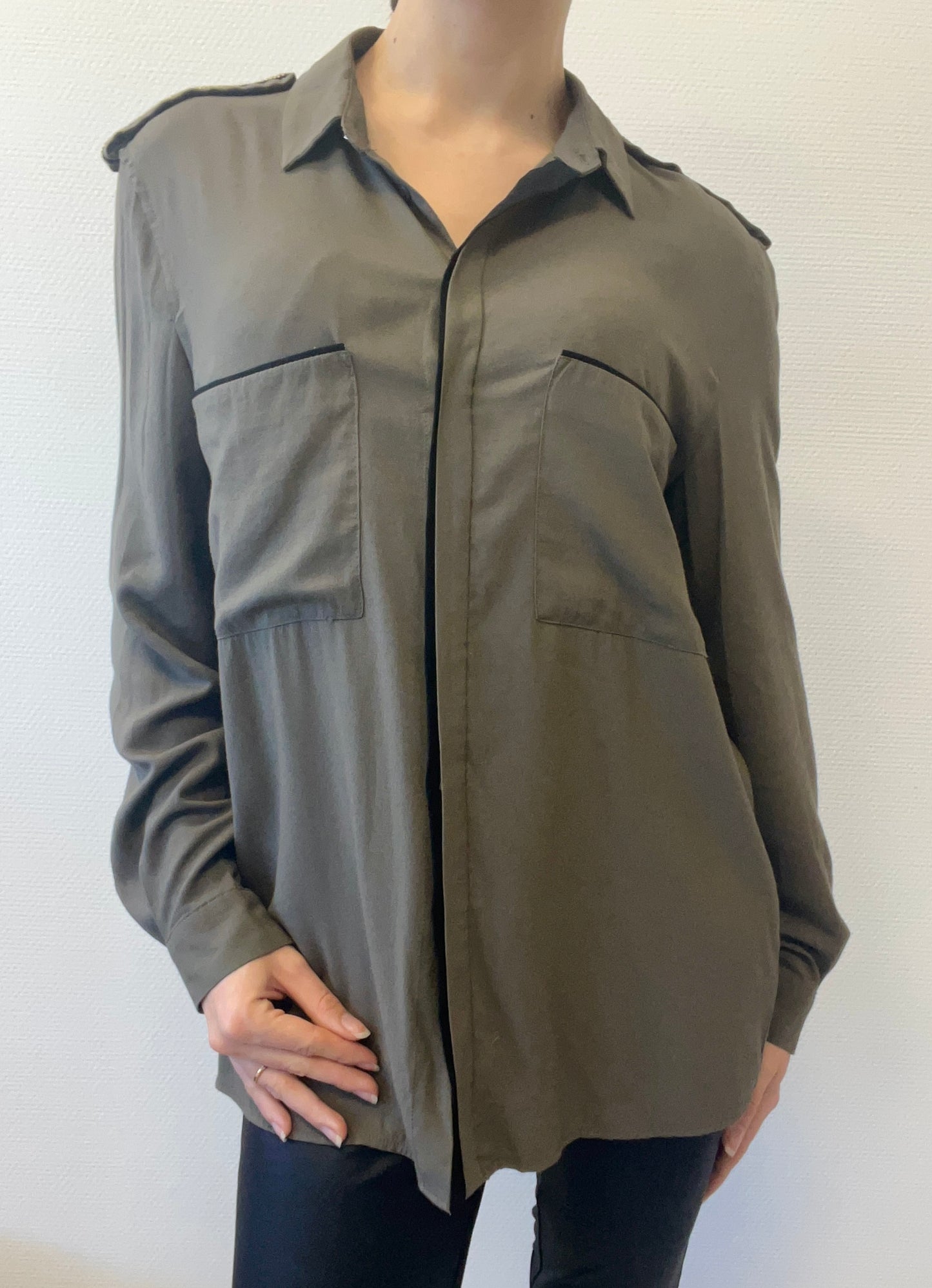 Chemise kaki