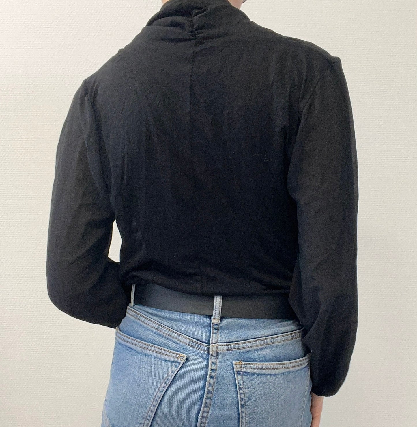 Body noir drapé