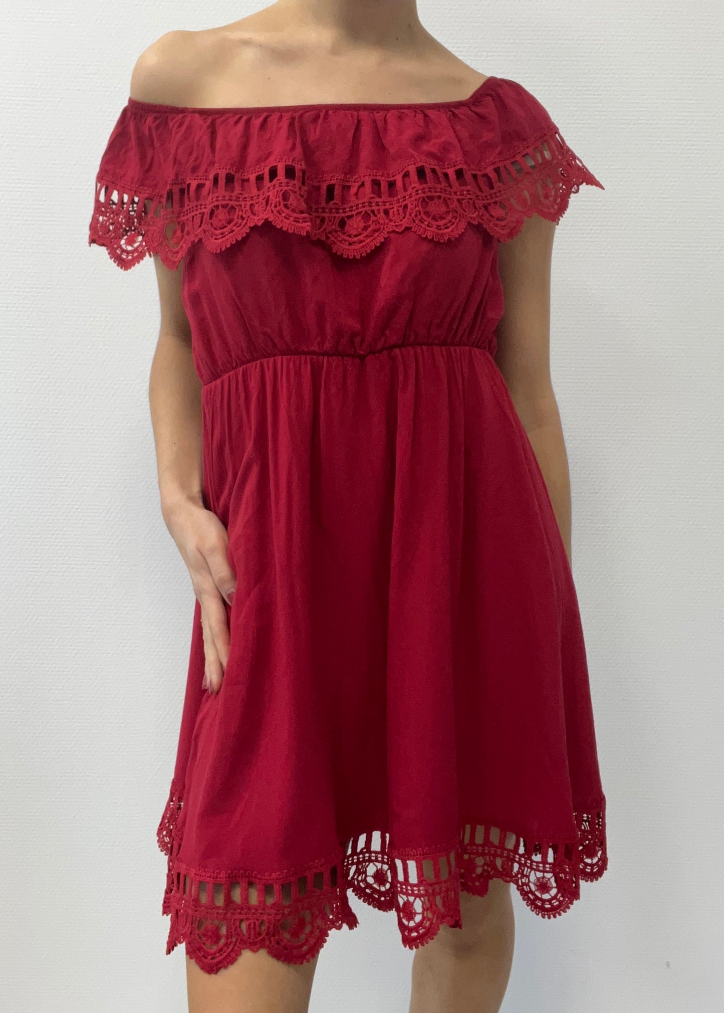 Robe à épaules dénudées