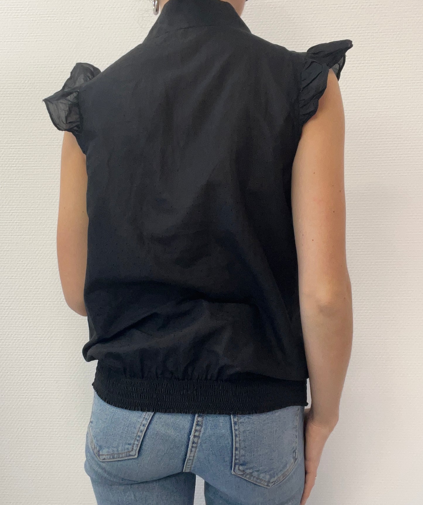 Blouse volantée à nouer