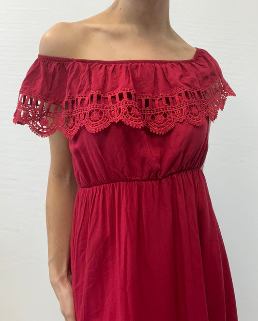 Robe à épaules dénudées