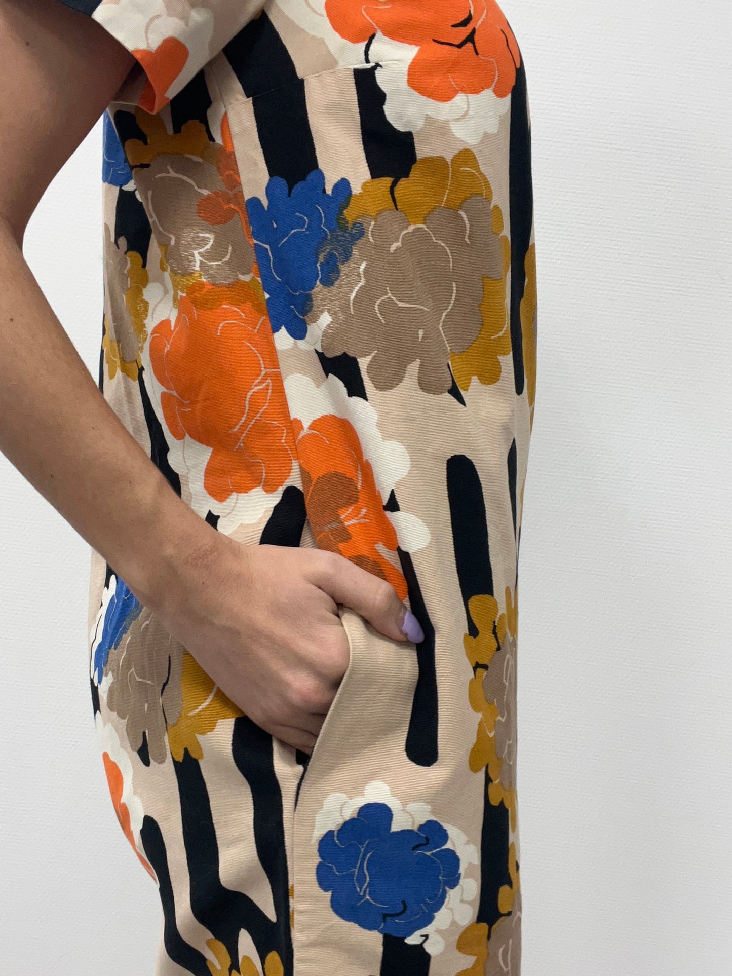 Robe colorée à fleurs