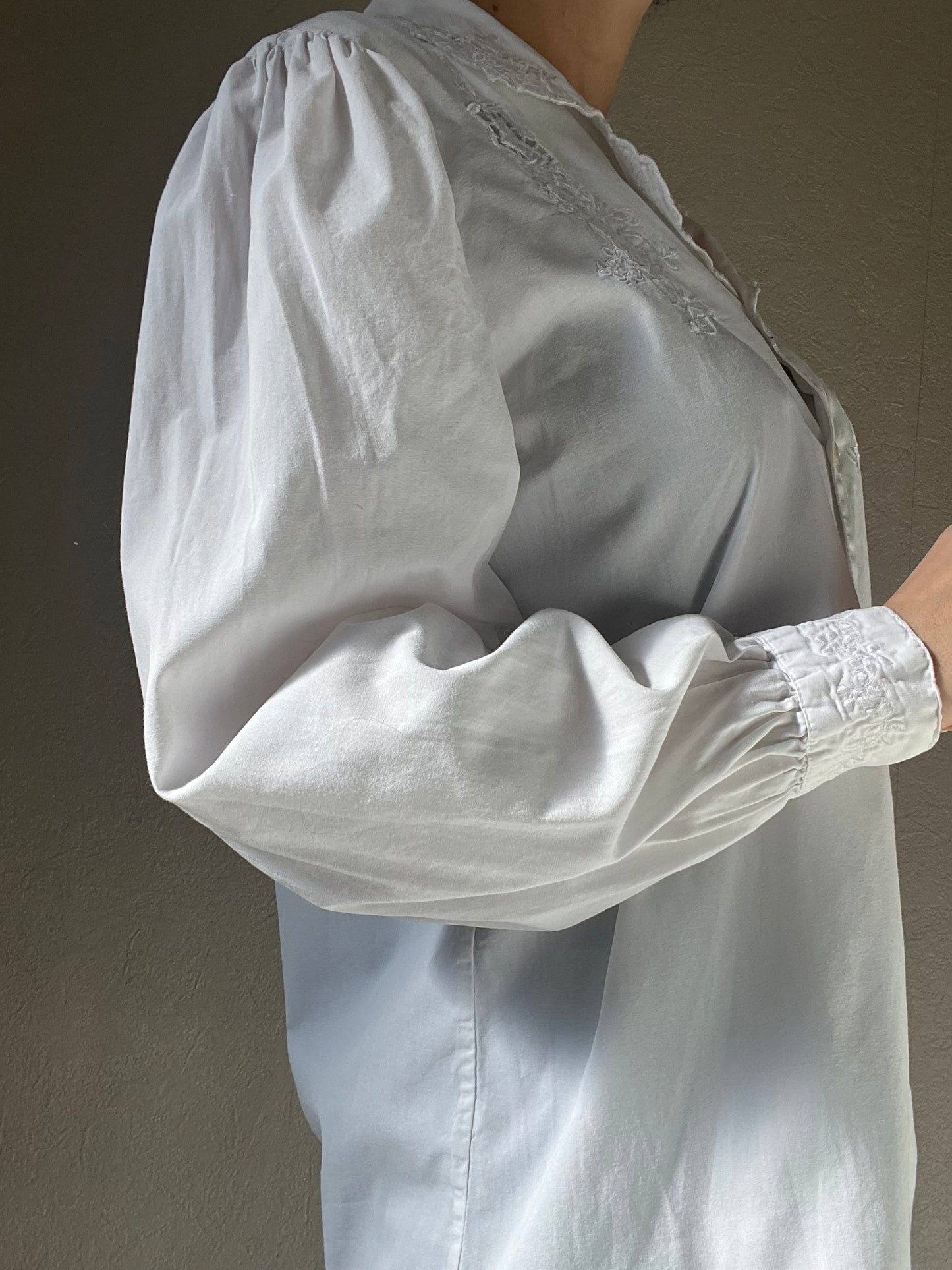 Chemise avec broderie anglaise