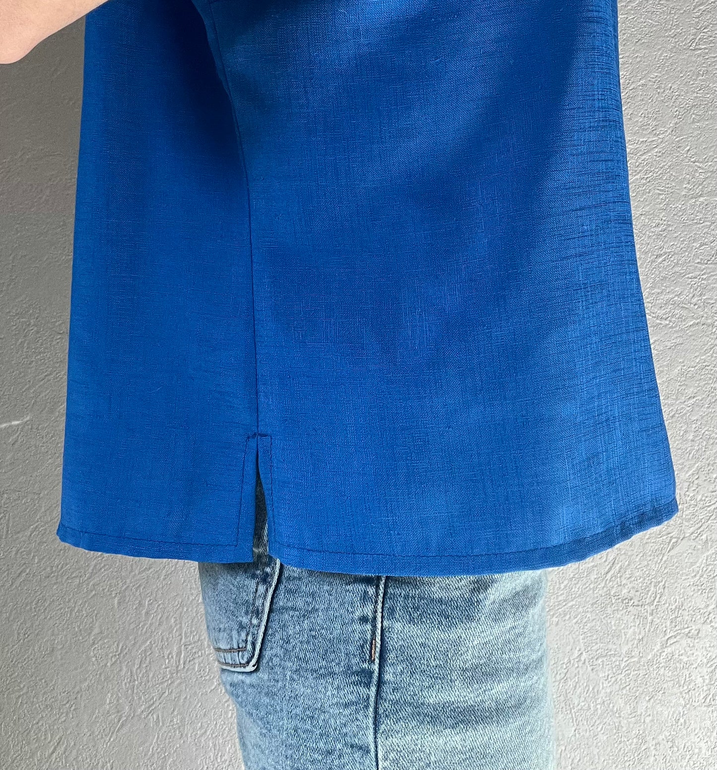 Top bleu électrique