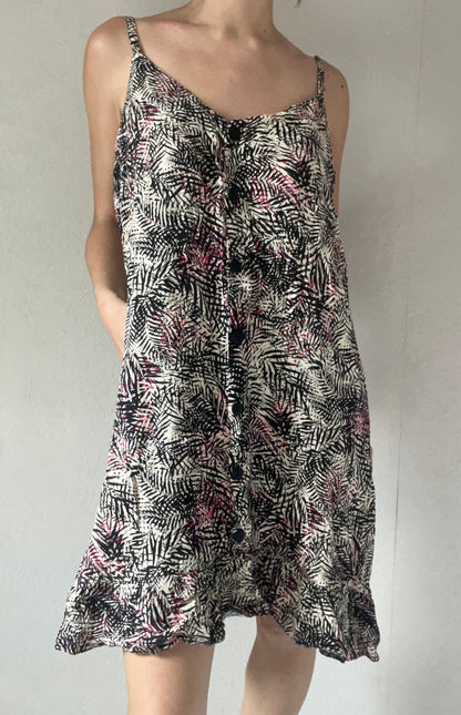Robe à motifs avec boutons