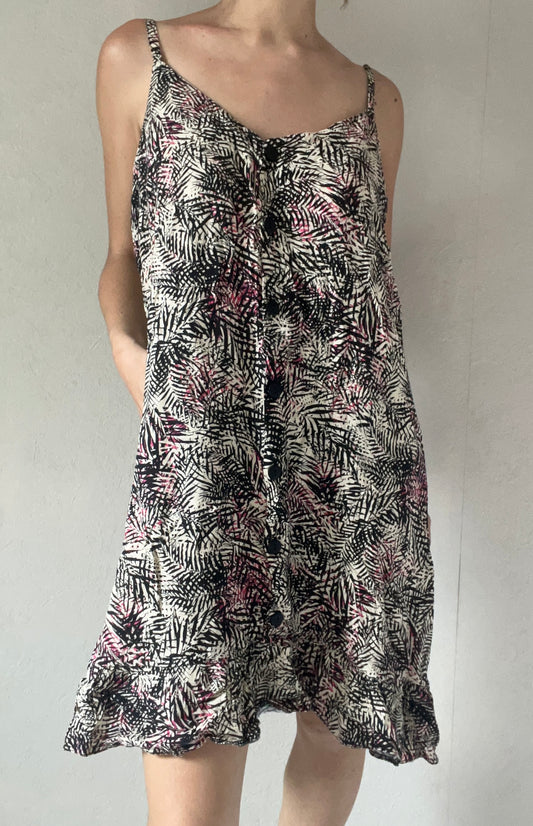 Robe à motifs avec boutons