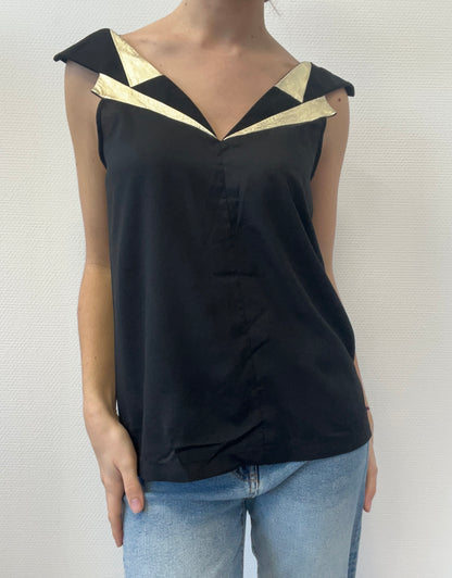 Top avec détail doré