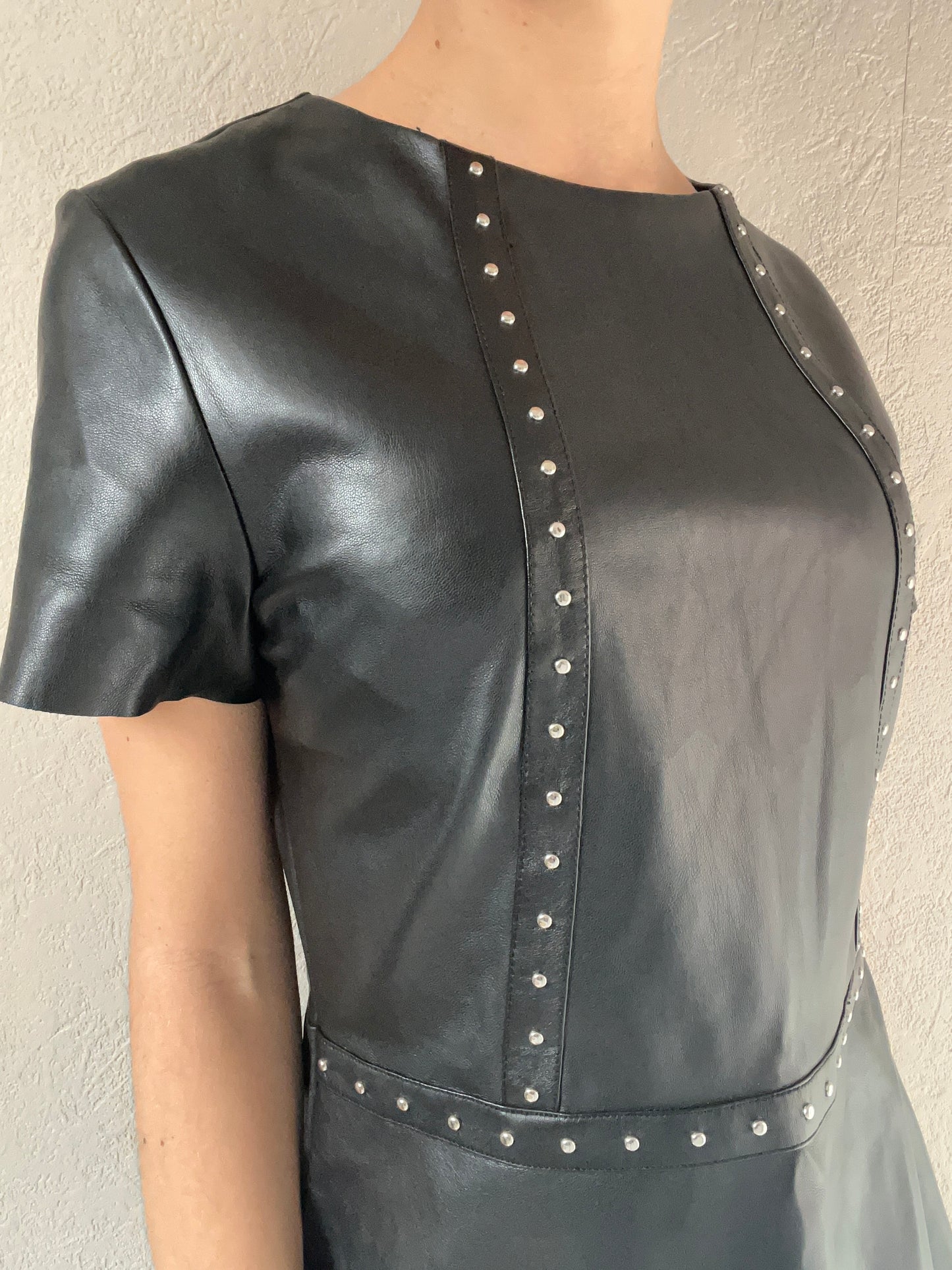 Robe en similicuir