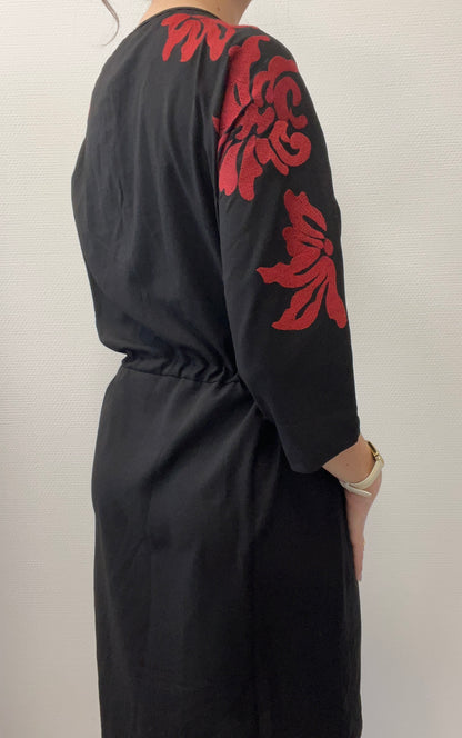 Robe avec détails brodés