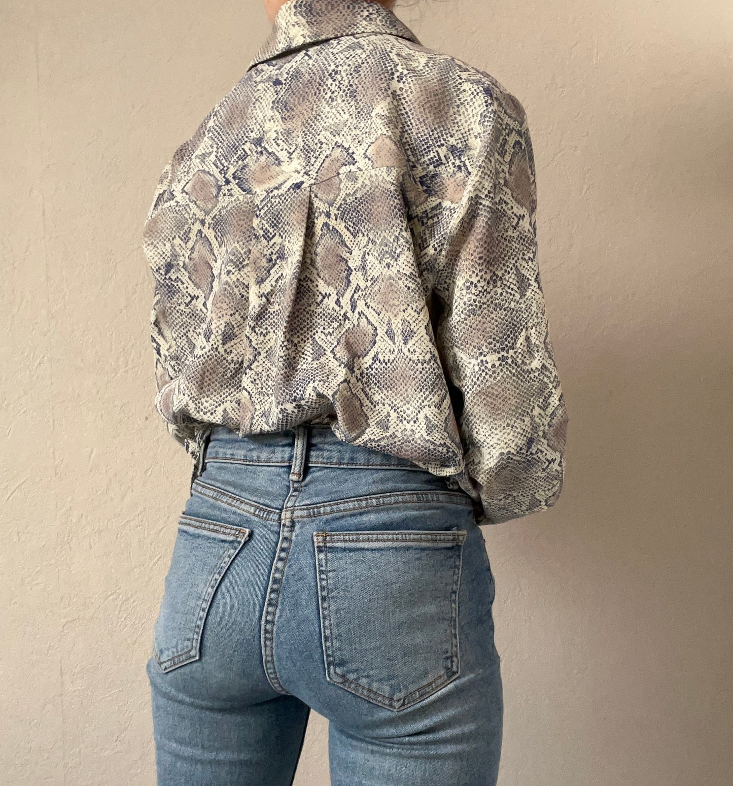 Chemise à motif python