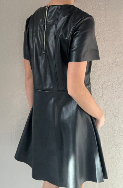 Robe en similicuir