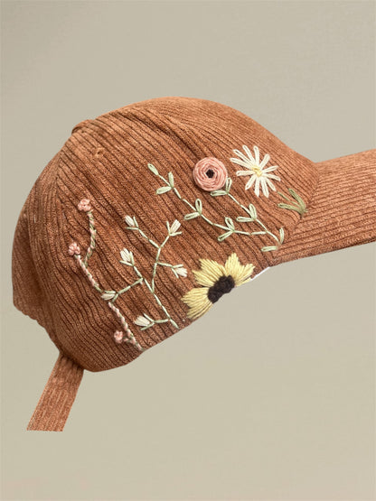 Casquette brodée en velours côtelé