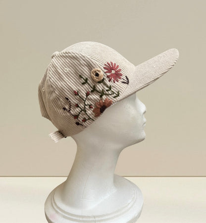 Casquette brodée en velours côtelé