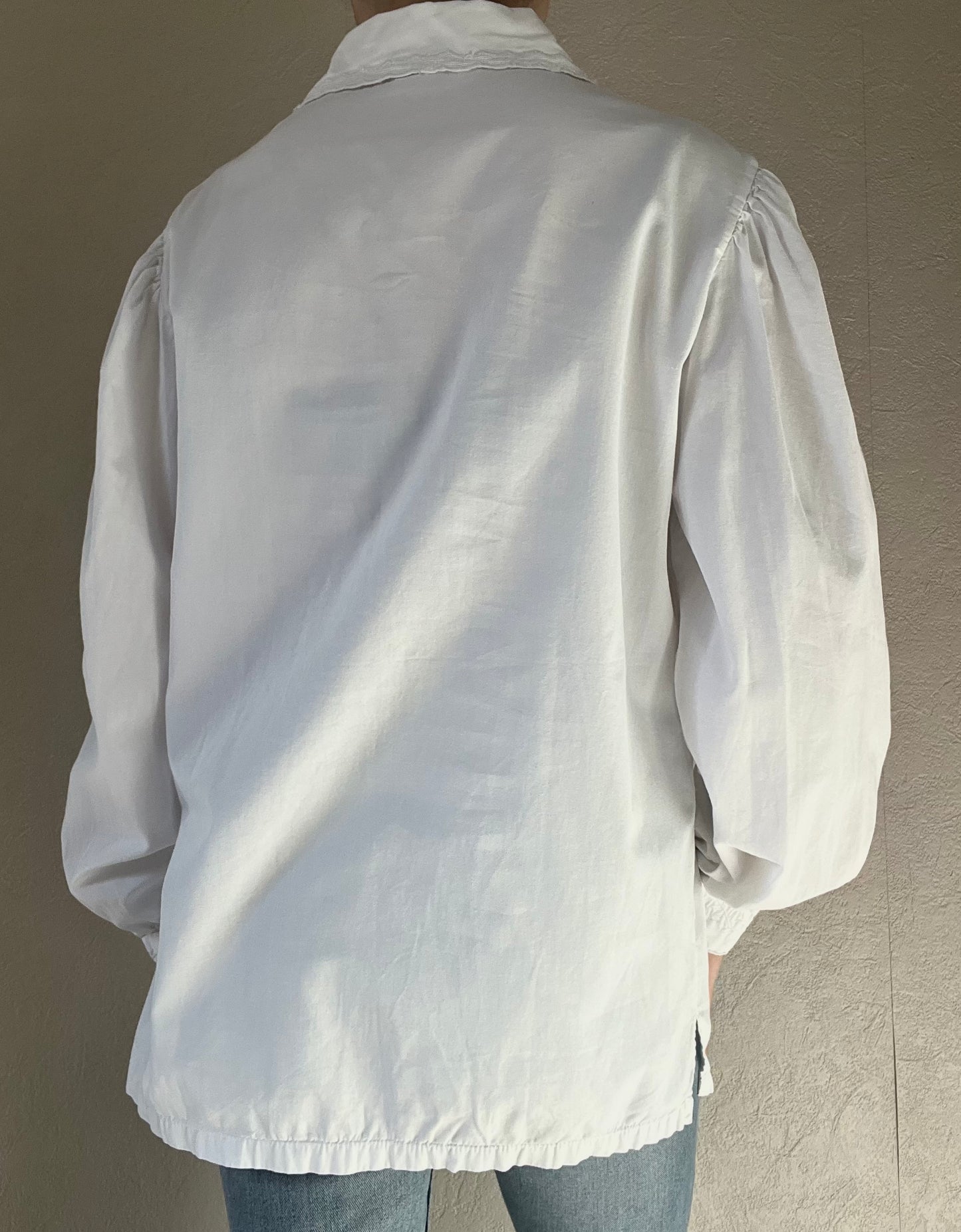 Chemise avec broderie anglaise