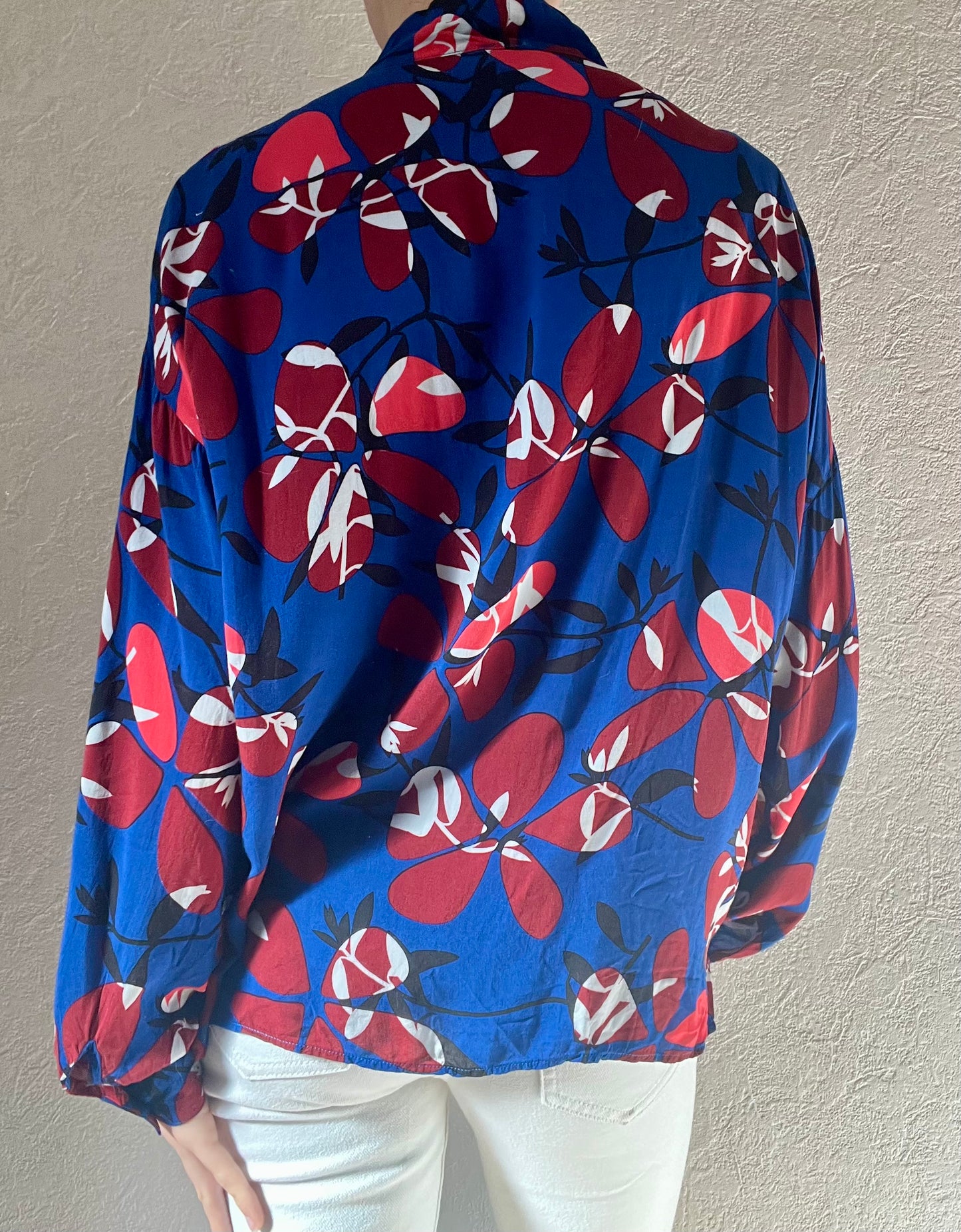 Blouse florale à nouer