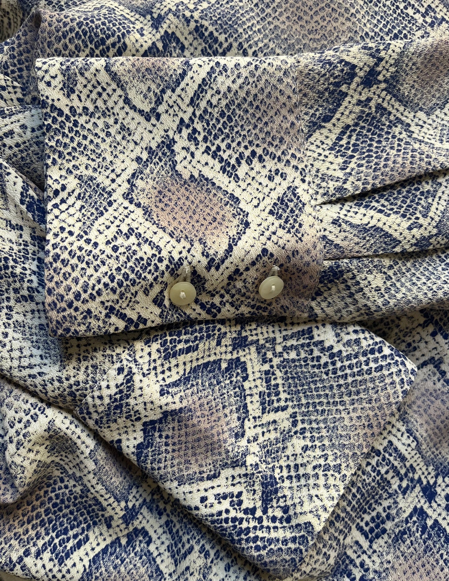 Chemise à motif python