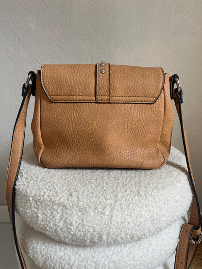 Sac à boucles décoratives
