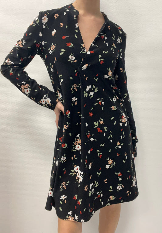 Robe à motifs floraux