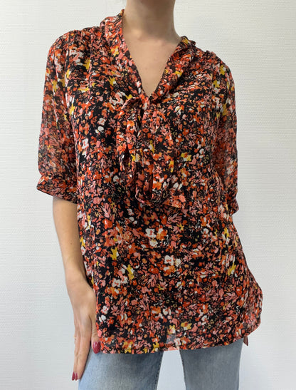 Blouse fleurie col à nouer