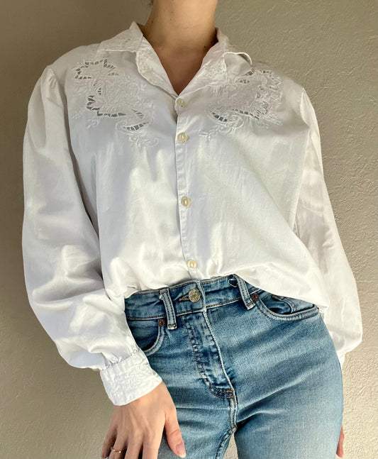 Chemise avec broderie anglaise