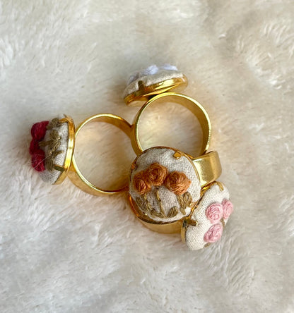 Bague brodée
