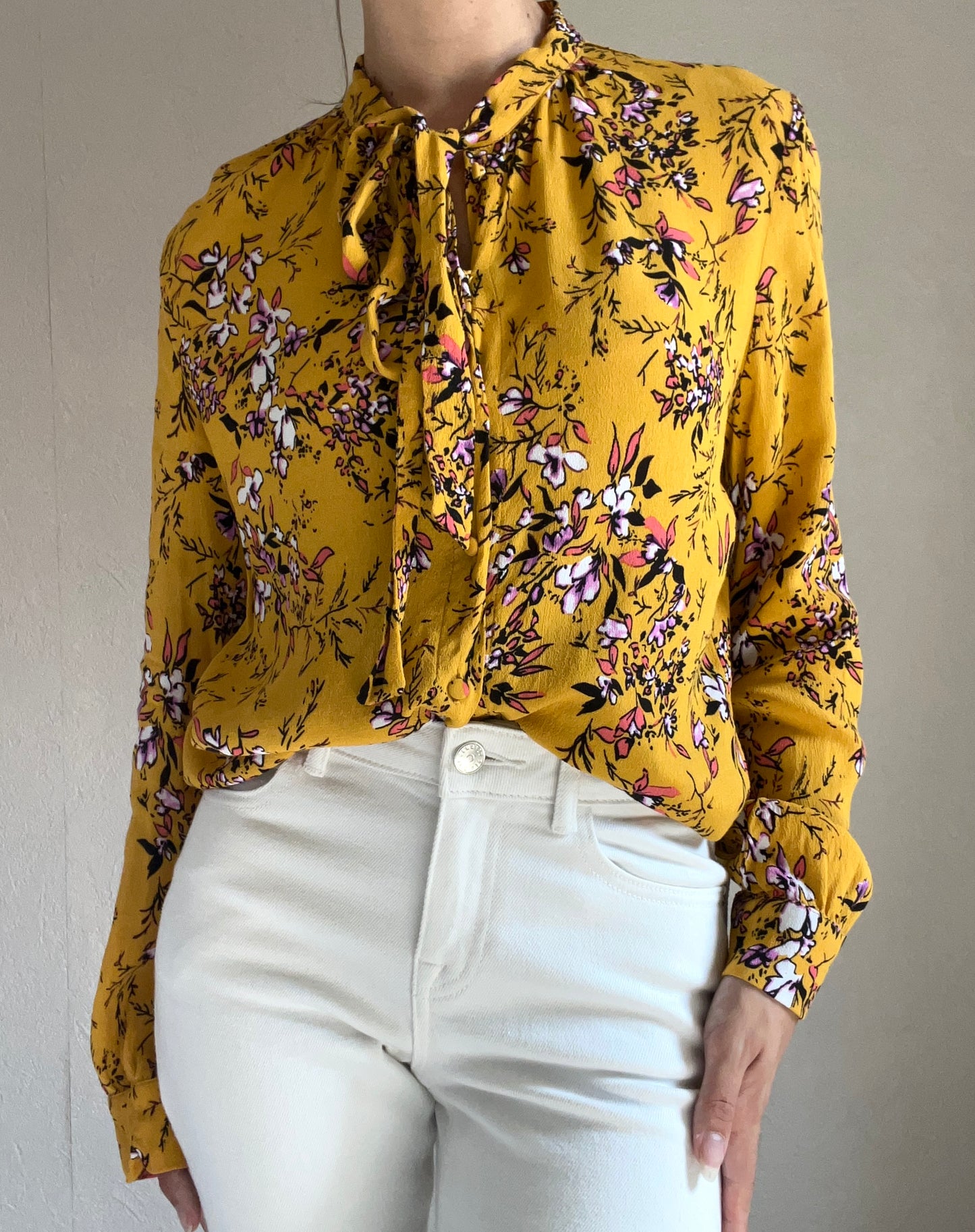 Blouse fleurie à nouer