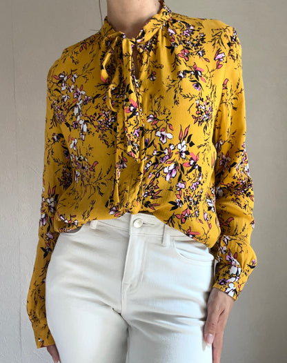 Blouse fleurie à nouer