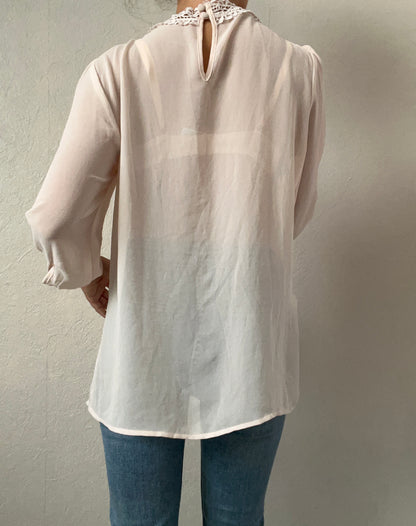 Blouse légère brodée