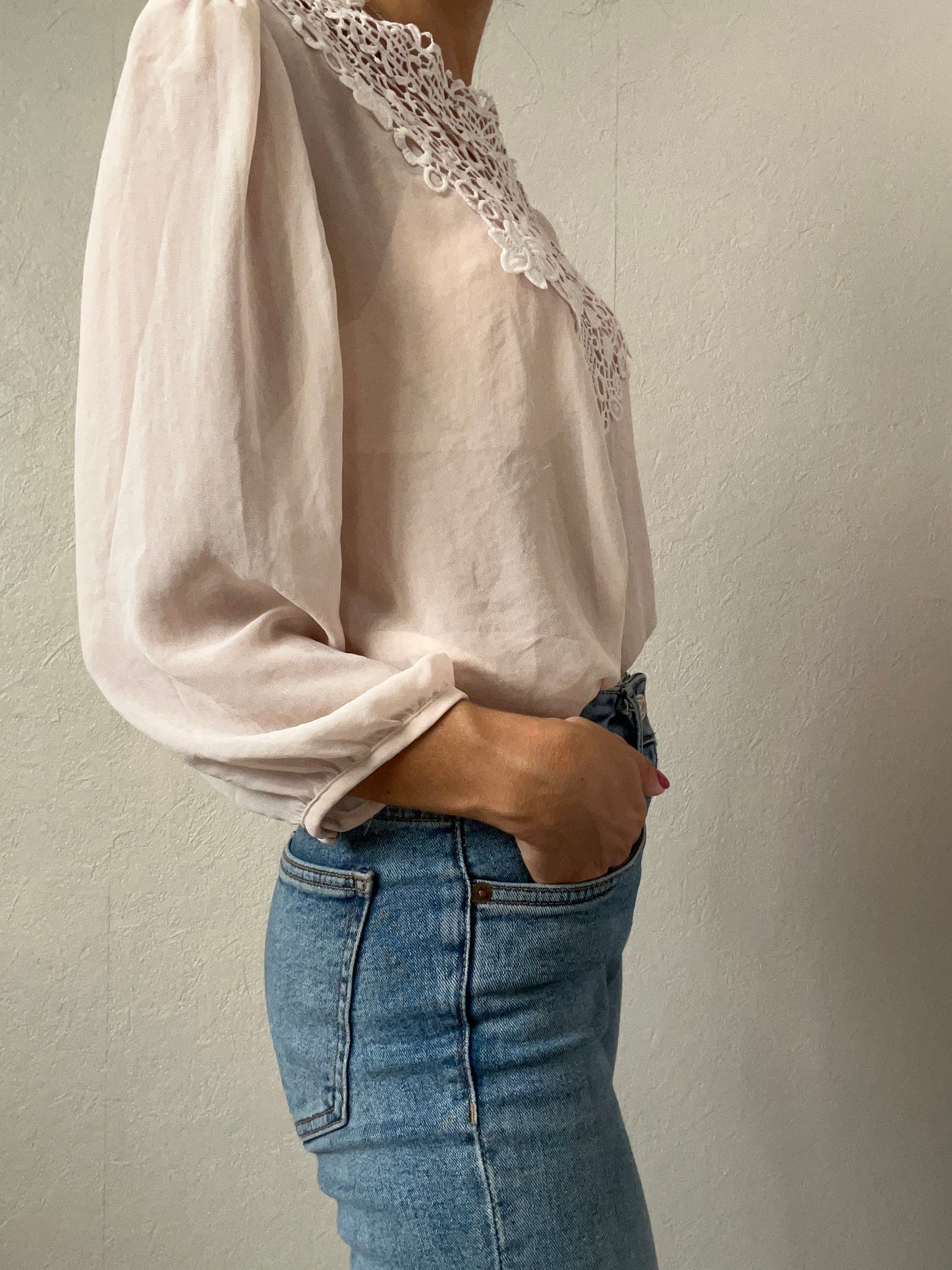 Blouse légère brodée