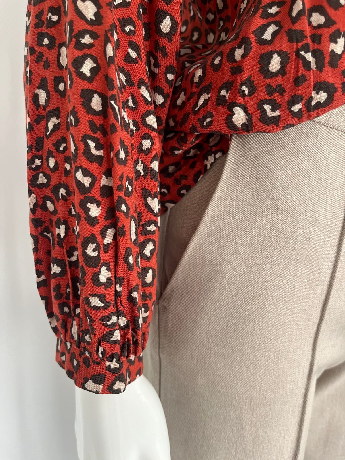 Blouse à motif léopard
